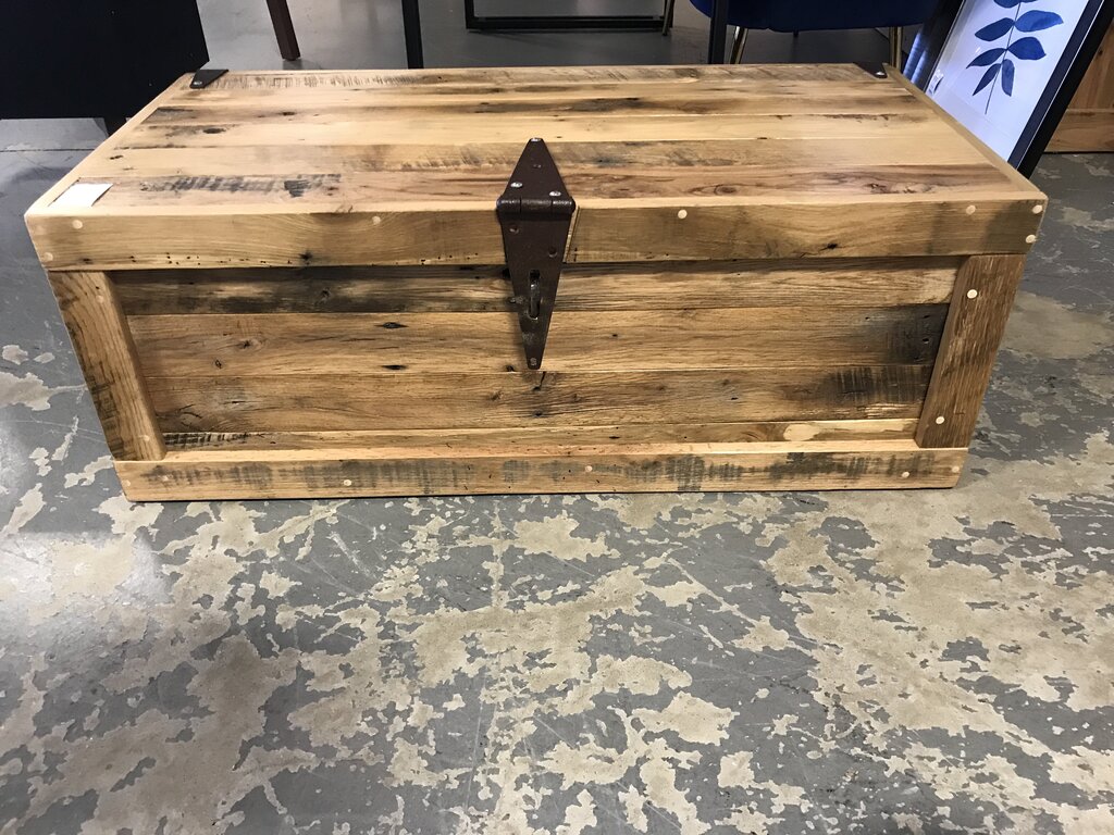 Amish Reclaimed Wood Chest- Natural Matte
