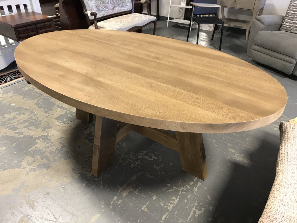 Daytona 80" Oval Table
