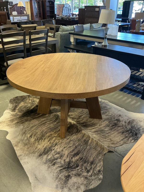 Daytona 60" Round Table