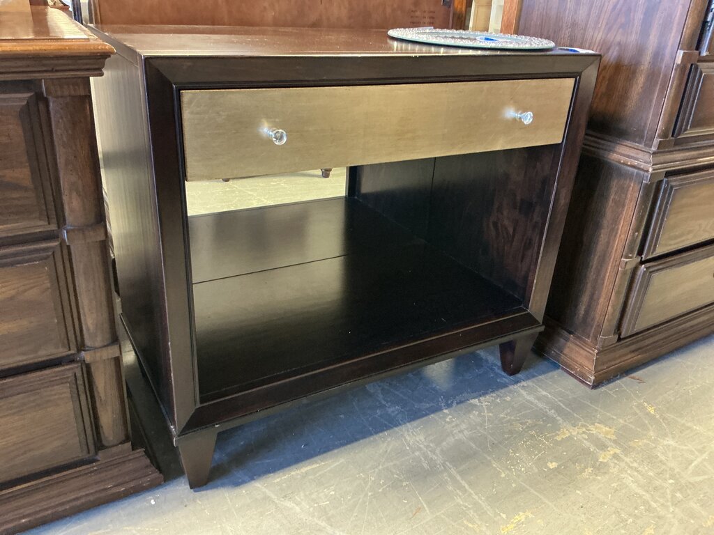 1 Drawer End Table Mirrored Back