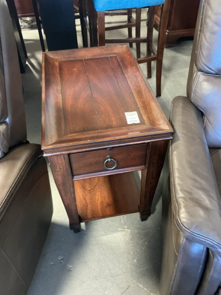 Dark Stain End Table 1 Drawer