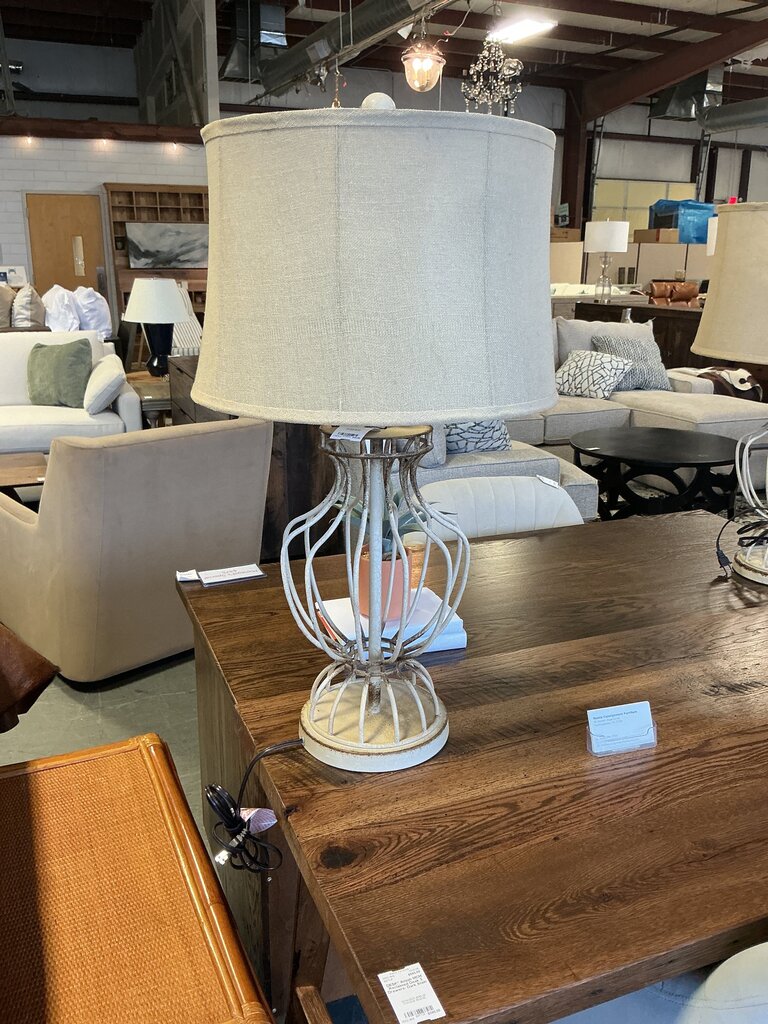 Distressed Wire Lamp