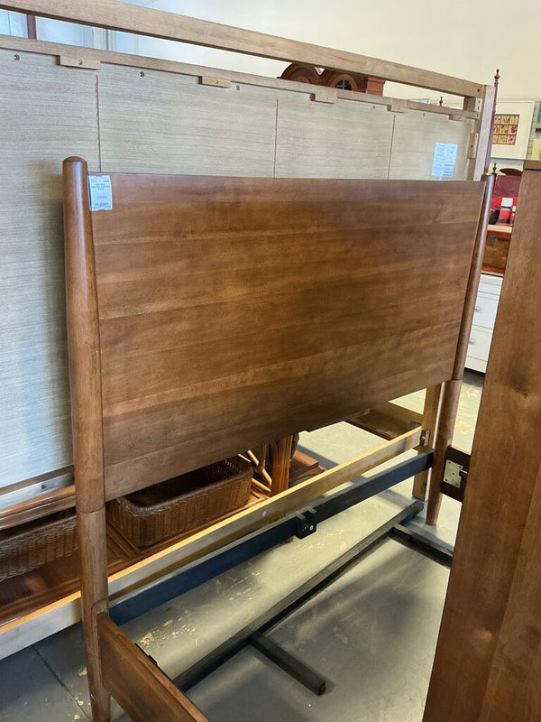 MCM Cinnamon Bed- FULL (Used)