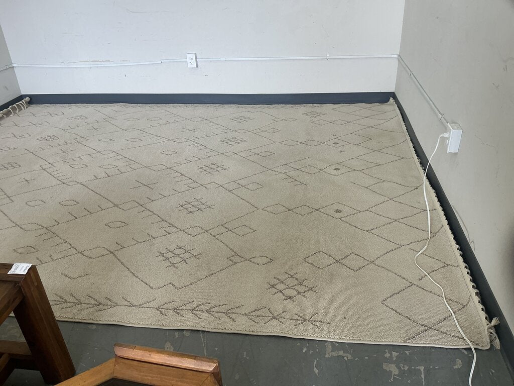 Tan & Grey Rug- 9' x 12'