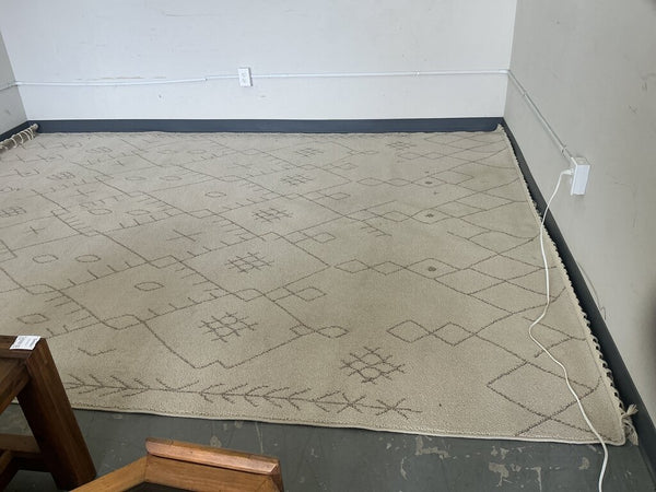 Tan & Grey Rug- 9' x 12'