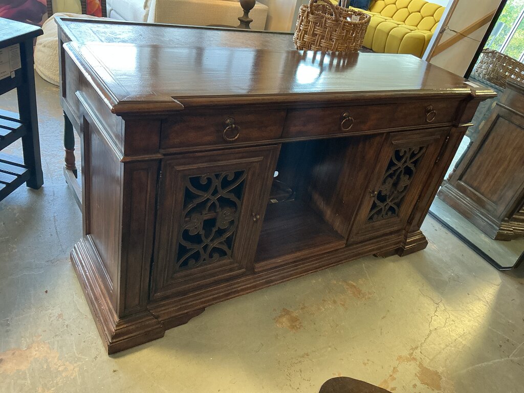 Thomasville Buffet/Server