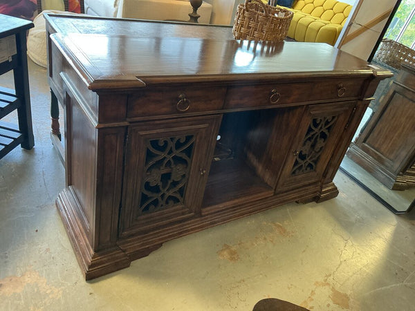 Thomasville Buffet/Server