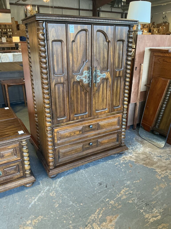 Vintage Dark Wood Bachelors Chest (As-Is)