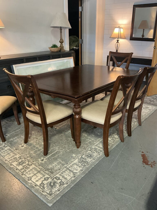 Kincaid Furniture Extendable Dining Set (Table+Chairs)
