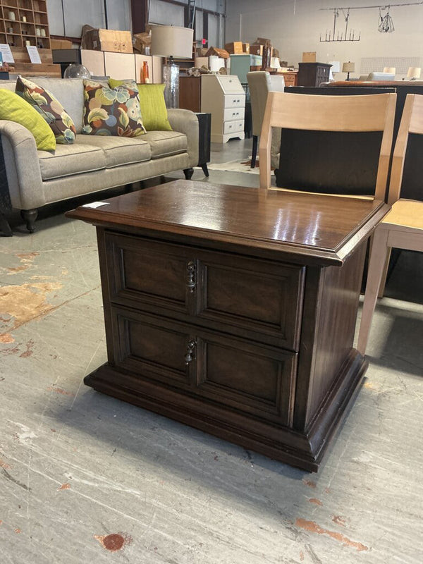 Henredon 2 Drawer Nightstand