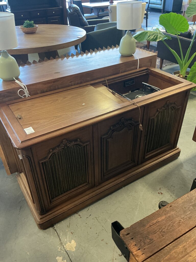 Antique Radio Cabinet/Turntable (Working)