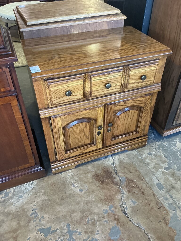 Vintage Oak 2 Door Nightstand