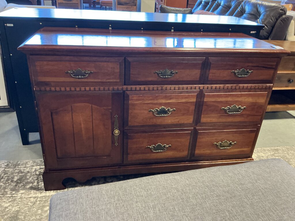 4 Drawer Vintage Dresser