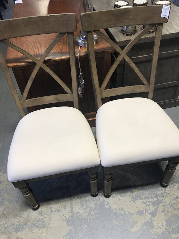 Riverside Furniture Aberdeen X-Back Side Chair (Pair)